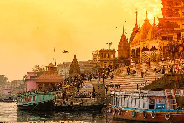 From Ghats to Temples – Guided Tours for NRIs & Domestic Tourists